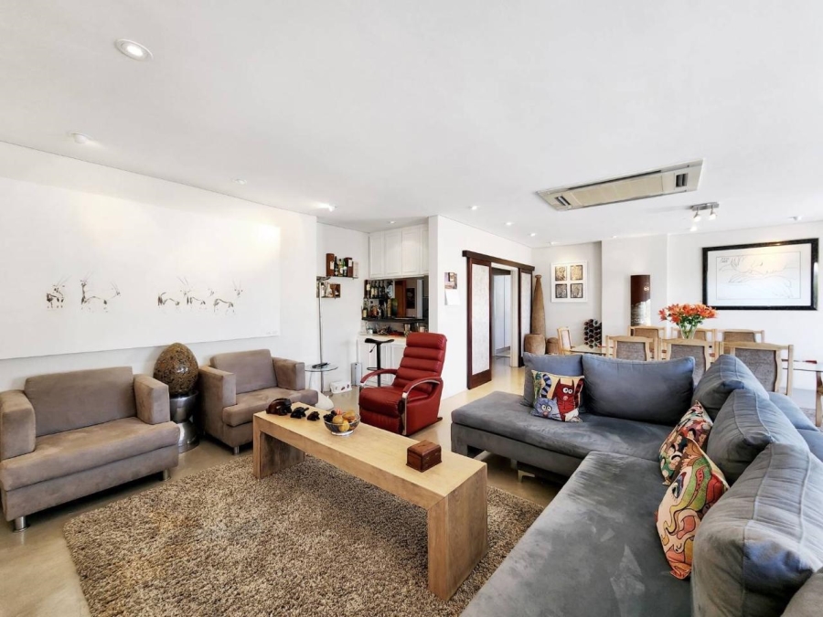 To Let 4 Bedroom Property for Rent in Sea Point Western Cape